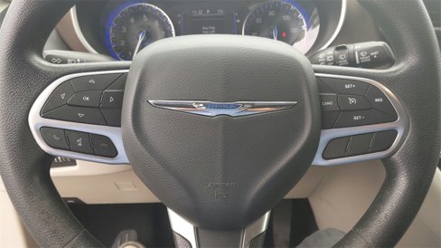 Used 2020 Chrysler Voyager Lxi image 20