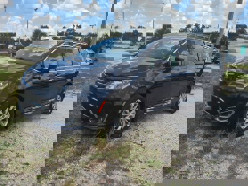 Used 2017 Chrysler Pacifica Touring-L image 2