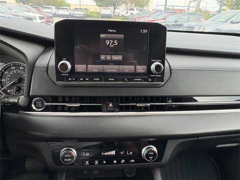 Used 2022 Mitsubishi Outlander ES image 12