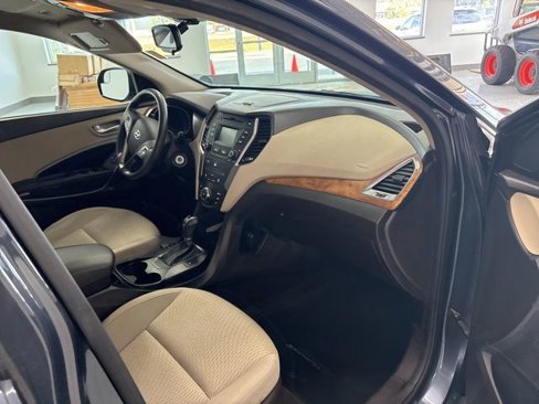 Used 2015 Hyundai Santa Fe GLS image 21