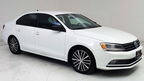 Used 2016 Volkswagen Jetta Sport image 1