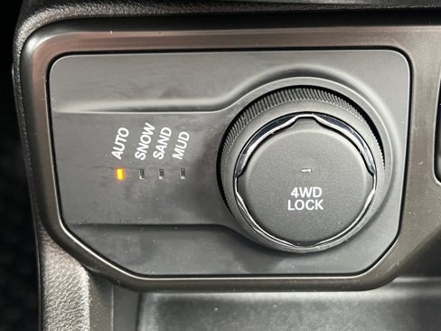 Used 2023 Jeep Renegade Latitude w/ Sun/Sound Group image 10