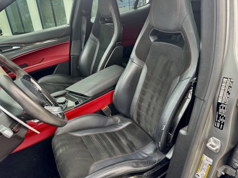 Used 2019 Alfa Romeo Stelvio Quadrifoglio image 13