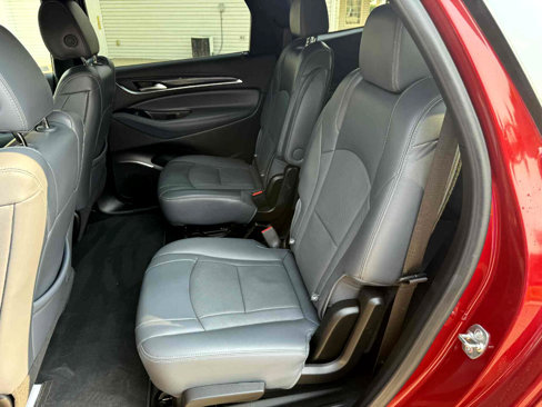 Used 2024 Buick Enclave Premium image 13