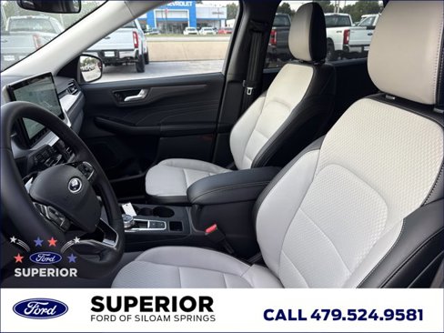 New 2025 Ford Escape SE image 5
