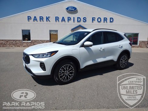 New 2025 Ford Escape SE w/ Class II Trailer Tow Package image 1