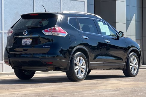 Used 2015 Nissan Rogue SV image 4
