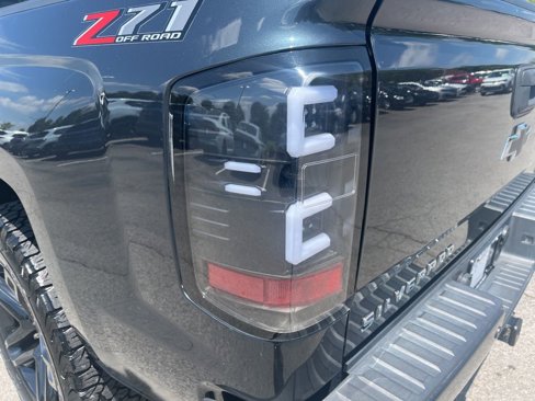 Used 2018 Chevrolet Silverado 1500 LTZ Z71 w/ LTZ Plus Package image 12