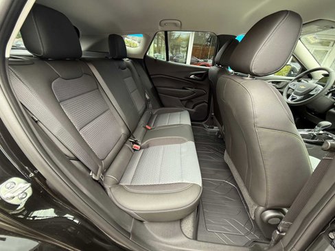 New 2025 Chevrolet Trax LT w/ Driver Confidence Package image 33