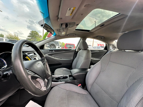 Used 2011 Hyundai Sonata GLS image 16