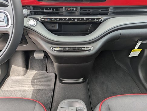 New 2024 FIAT 500 e (RED) image 25