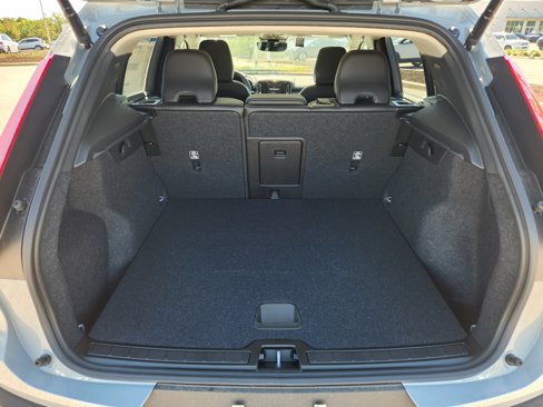 New 2025 Volvo XC40 B5 Core w/ Protection Package Premier image 12