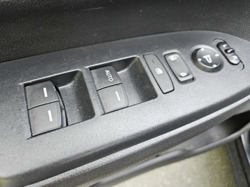 Used 2017 Honda CR-V LX image 13
