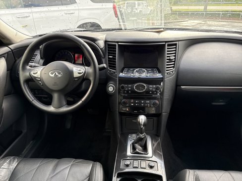 Used 2010 INFINITI FX35 AWD w/ Navigation Pkg image 18