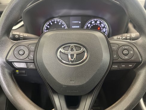 Used 2022 Toyota RAV4 XLE image 18