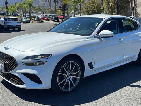 Used 2025 Genesis G70 2.5T image 13