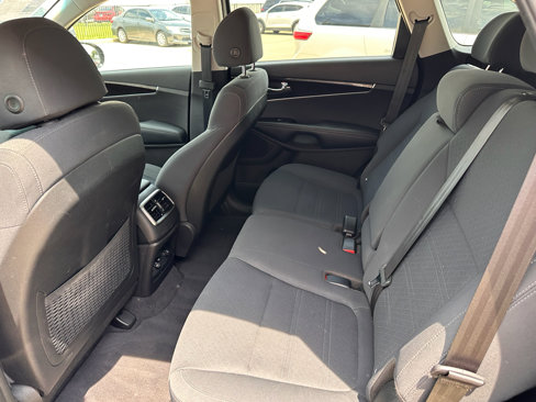 Used 2018 Kia Sorento LX image 23