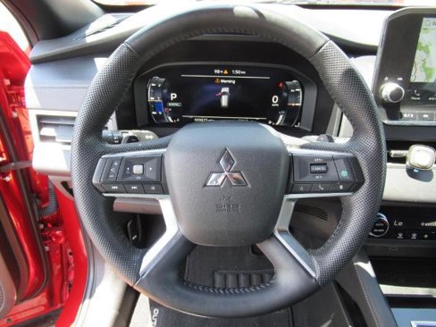 Used 2023 Mitsubishi Outlander SE image 19