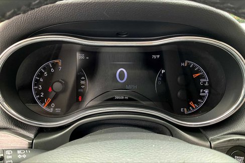 Used 2021 Jeep Grand Cherokee Laredo image 24