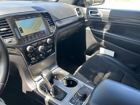 Certified 2022 Jeep Grand Cherokee Laredo X image 15