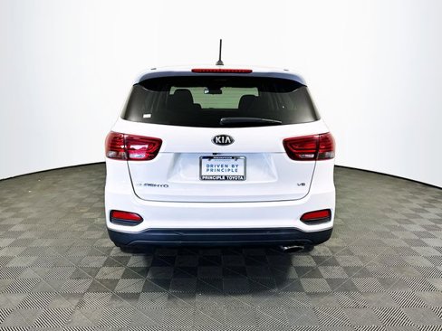 Used 2019 Kia Sorento LX image 8