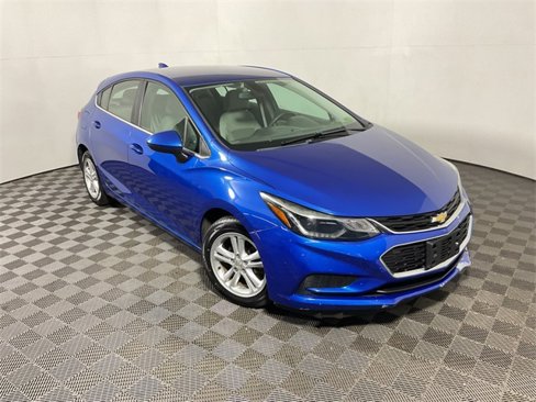Used 2017 Chevrolet Cruze LT image 3