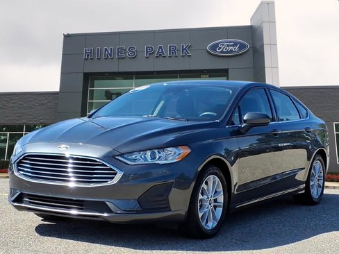 Certified 2019 Ford Fusion SE image 3