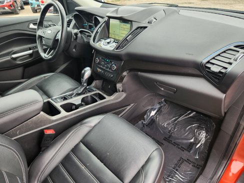 Used 2019 Ford Escape Titanium image 17