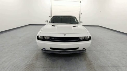 Used 2010 Dodge Challenger SE image 3