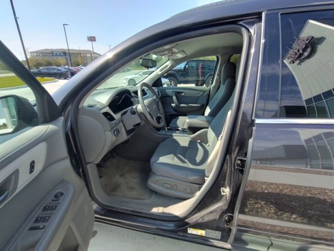 Used 2016 Chevrolet Traverse LT w/ Style and Technology Package image 12