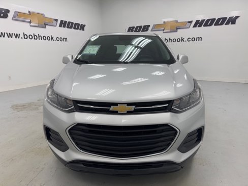 Used 2019 Chevrolet Trax LS image 2