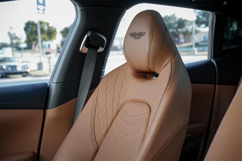 Used 2023 Aston Martin DBX image 22