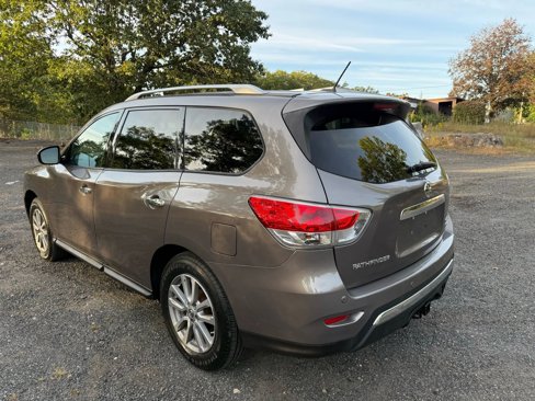 Used 2014 Nissan Pathfinder SV image 7