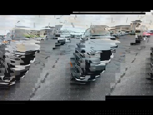 Used 2023 Cadillac XT6 Sport w/ Technology Package image 2