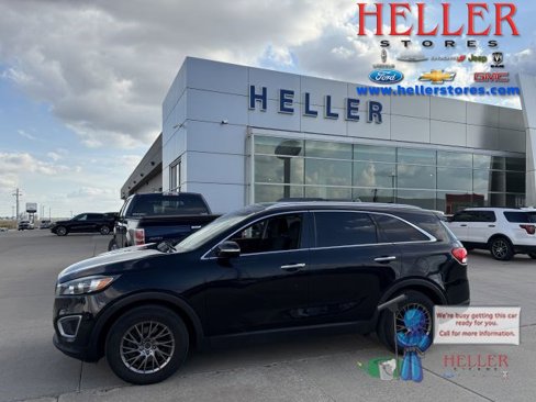Used 2017 Kia Sorento LX w/ LX Convenience Package image 1