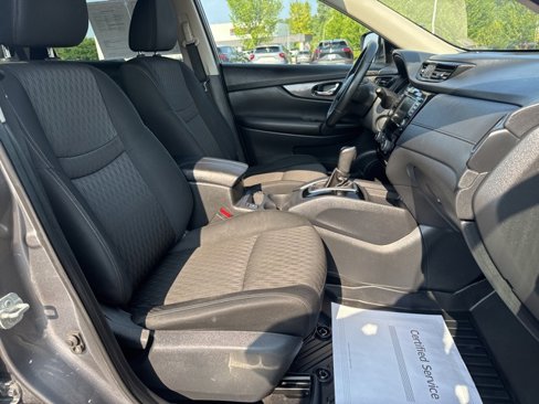Used 2019 Nissan Rogue SV image 27
