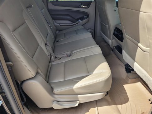Used 2019 Chevrolet Suburban LT image 13
