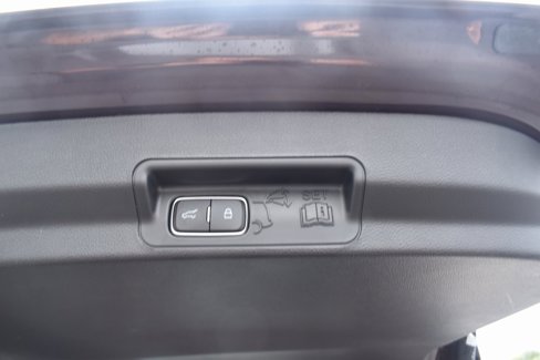 Used 2023 Ford Explorer Limited image 7