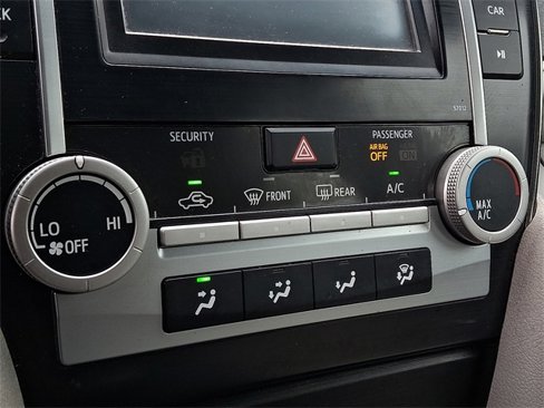 Used 2012 Toyota Camry image 15