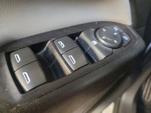 Used 2020 Chevrolet Equinox LS w/ LS Convenience Package image 27