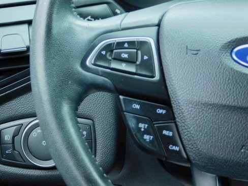 Used 2019 Ford Escape SE image 17