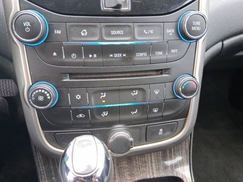 Used 2014 Chevrolet Malibu LT image 16