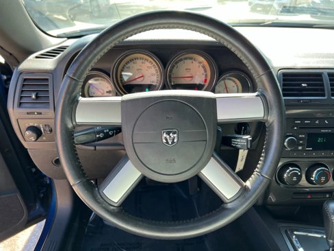 Used 2010 Dodge Challenger SE image 11