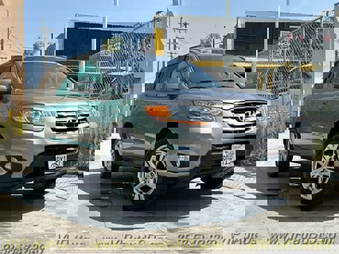 Used 2011 Hyundai Santa Fe SE image 1