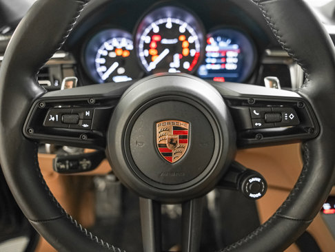 Certified 2023 Porsche Macan Turbo image 17