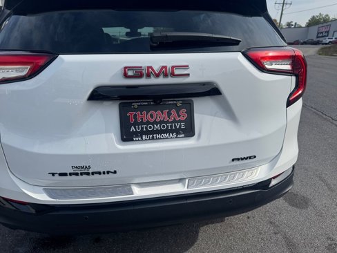 Used 2022 GMC Terrain SLT w/ Infotainment Package II image 12