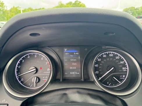 Used 2023 Toyota Camry SE image 10