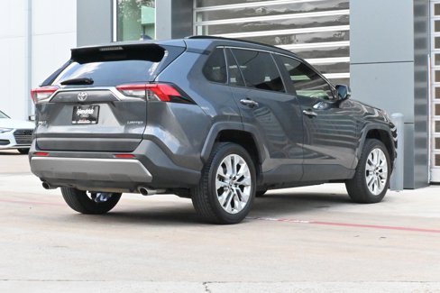 Used 2019 Toyota RAV4 Limited image 9