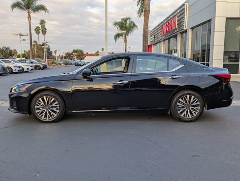 Used 2024 Nissan Altima 2.5 SV image 4