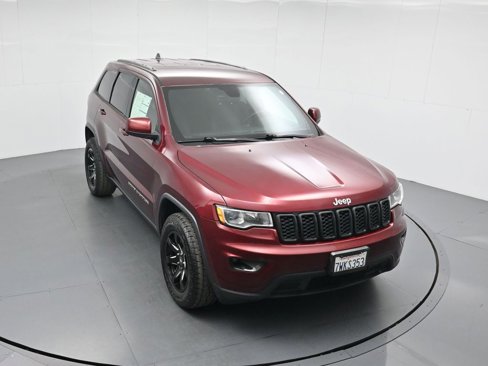 Used 2017 Jeep Grand Cherokee Laredo image 39